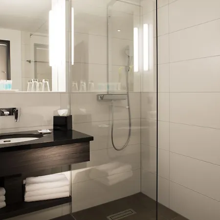 Vital Rhein Main Therme Wellness & هوفهايم آم تاونوس