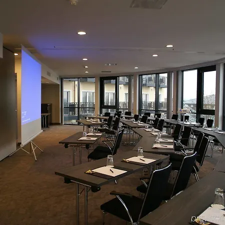 Vital Rhein Main Therme Wellness & 4* هوفهايم آم تاونوس